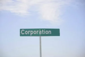 What are the Advantages and Disadvantages of forming a Corporation?