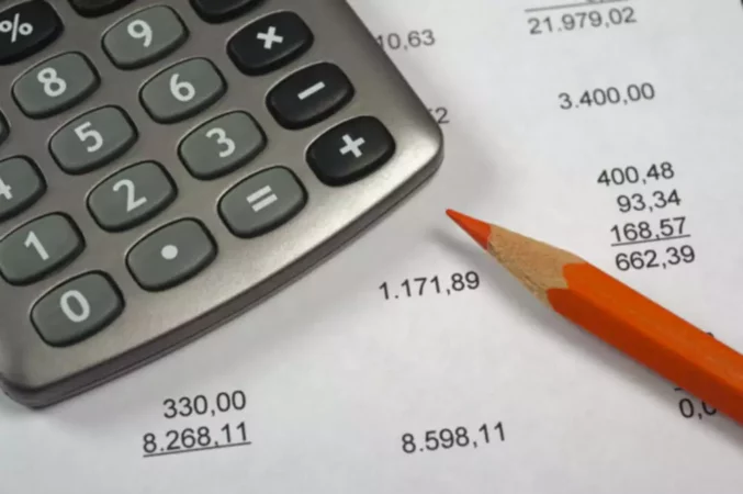 Should I become a bookkeeper or an accountant?